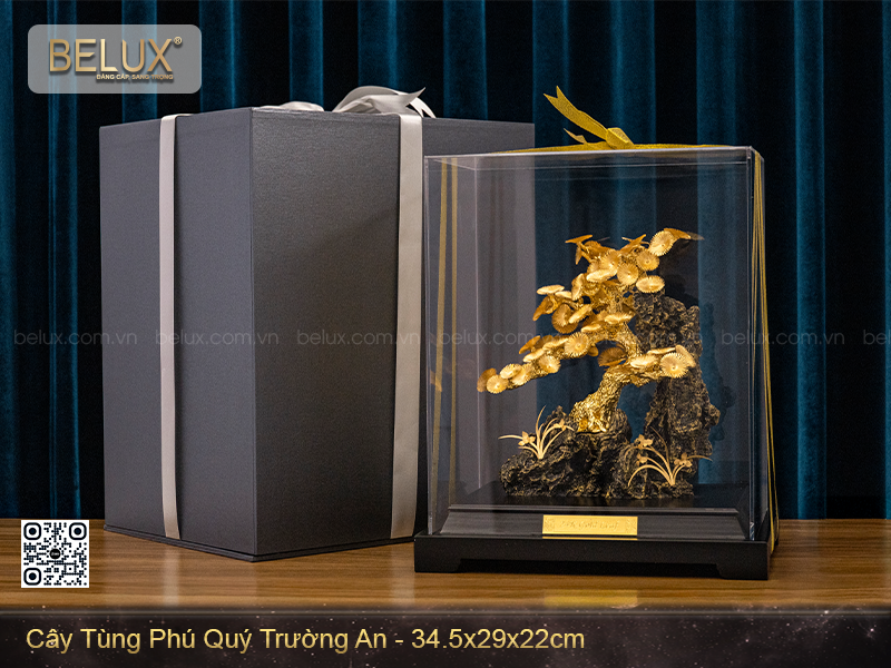 Cây tùng phú quý trường an dát vàng&nbsp;